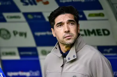 DE NOVO? Abel Ferreira é denunciado no STJD após chutar microfone contra o Mirassol
