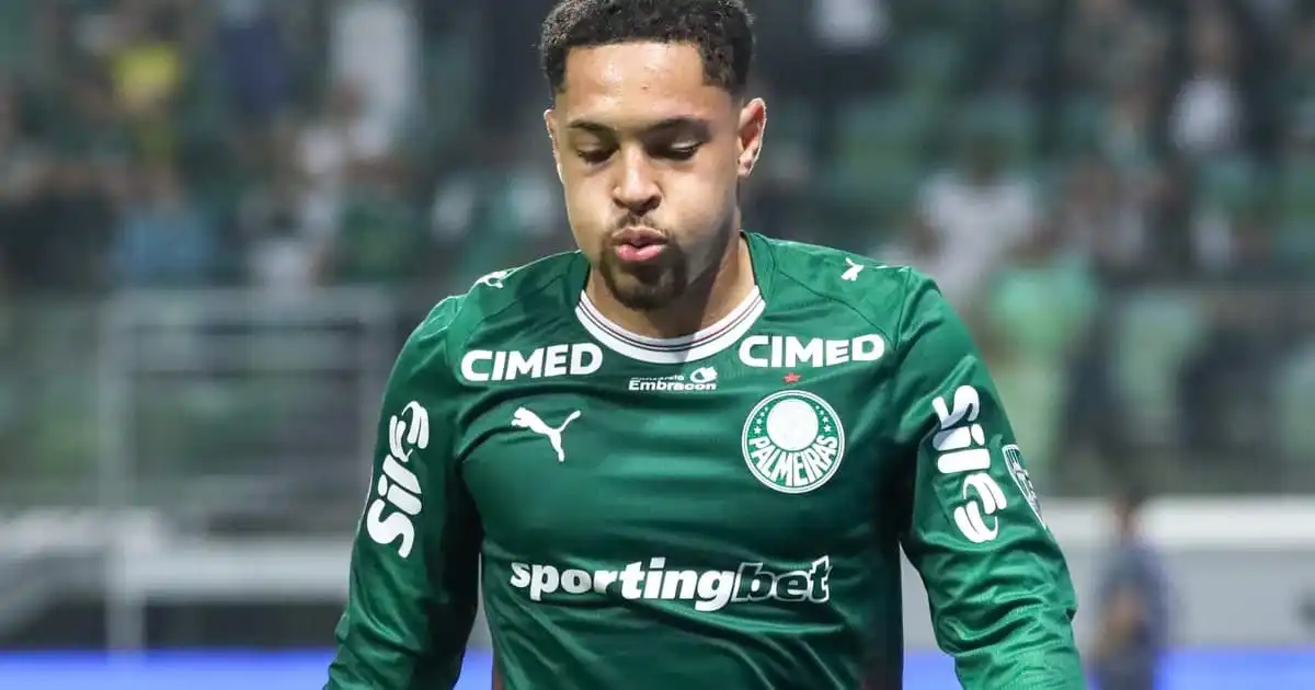 Vitor Roque enfrenta crise de gols e preocupa Abel Ferreira em momento decisivo do Palmeiras