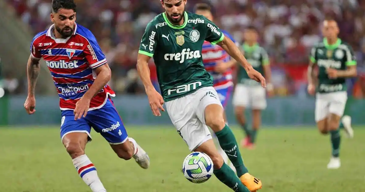 Flaco López brilha ao balançar as redes duas vezes e consolidar liderança do Palmeiras