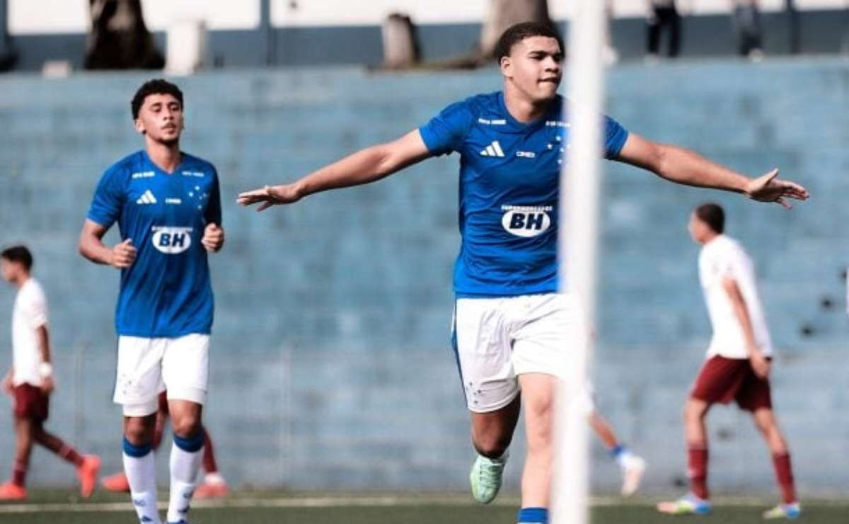 Cruzeiro se aproxima da semifinal com vitória sólida sobre o Fluminense na Toca da Raposa