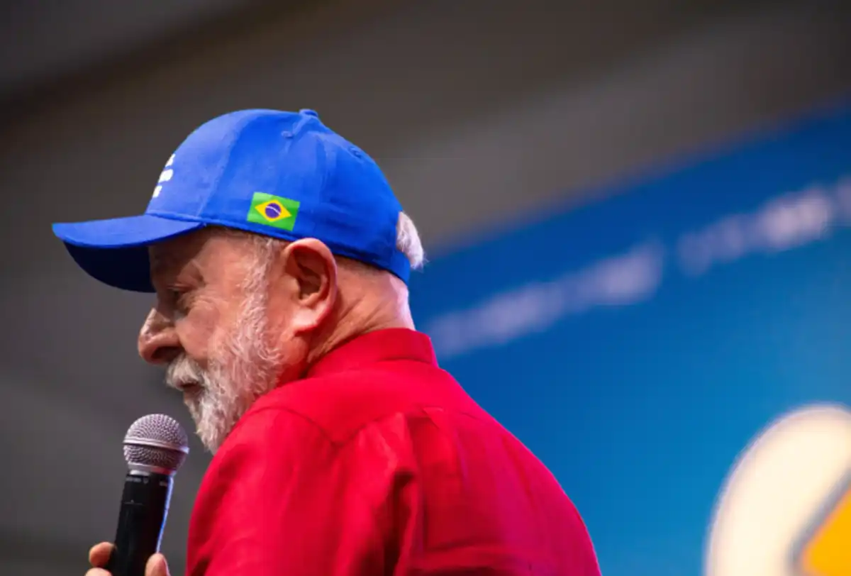 Reversão da abstenção é chave para derrotar Flávio Bolsonaro e proteger Farmácia Popular e merenda