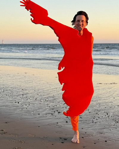 one legged man josh sundquist halloween costume 2025 6904cb1a260ad png 700.jpg