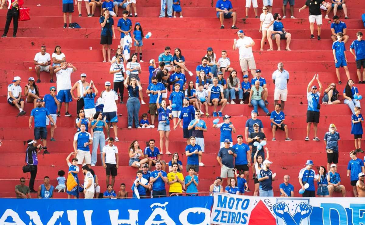Paulinho assume o comando do futebol e promete reestruturação no Cruzeiro após eliminações frustrantes