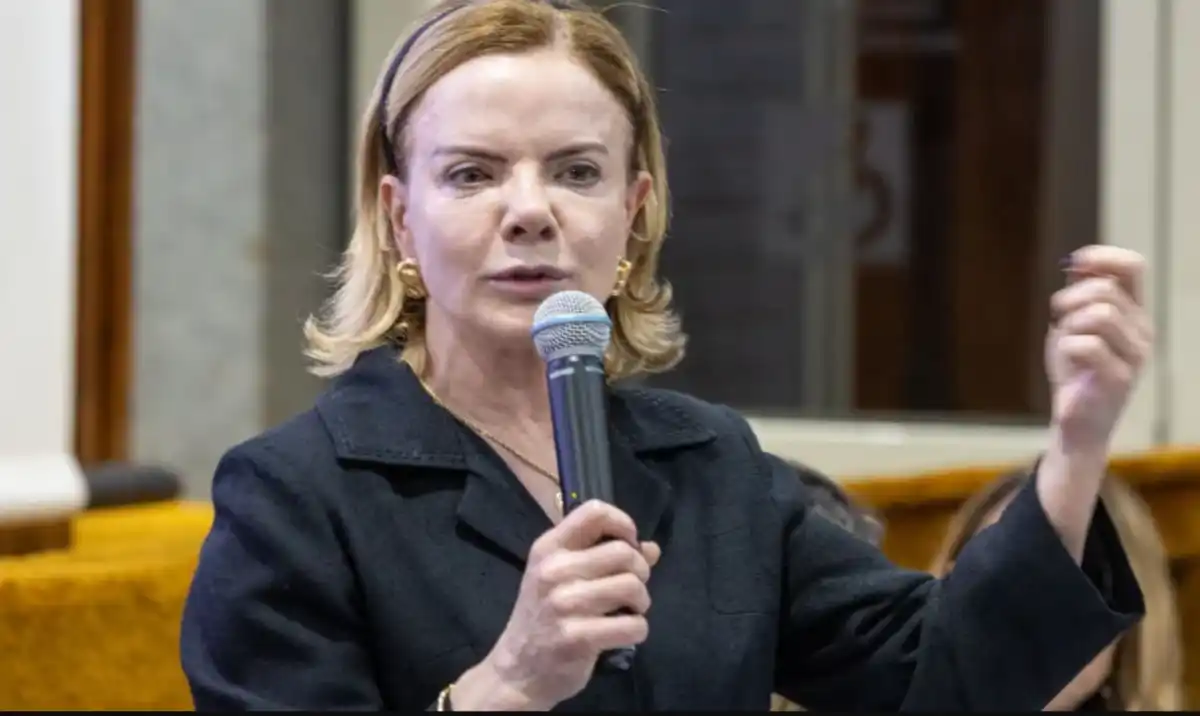 Gleisi convoca militância para o 2º turno: "Não é hora de procurar culpados, mas de virar votos"
