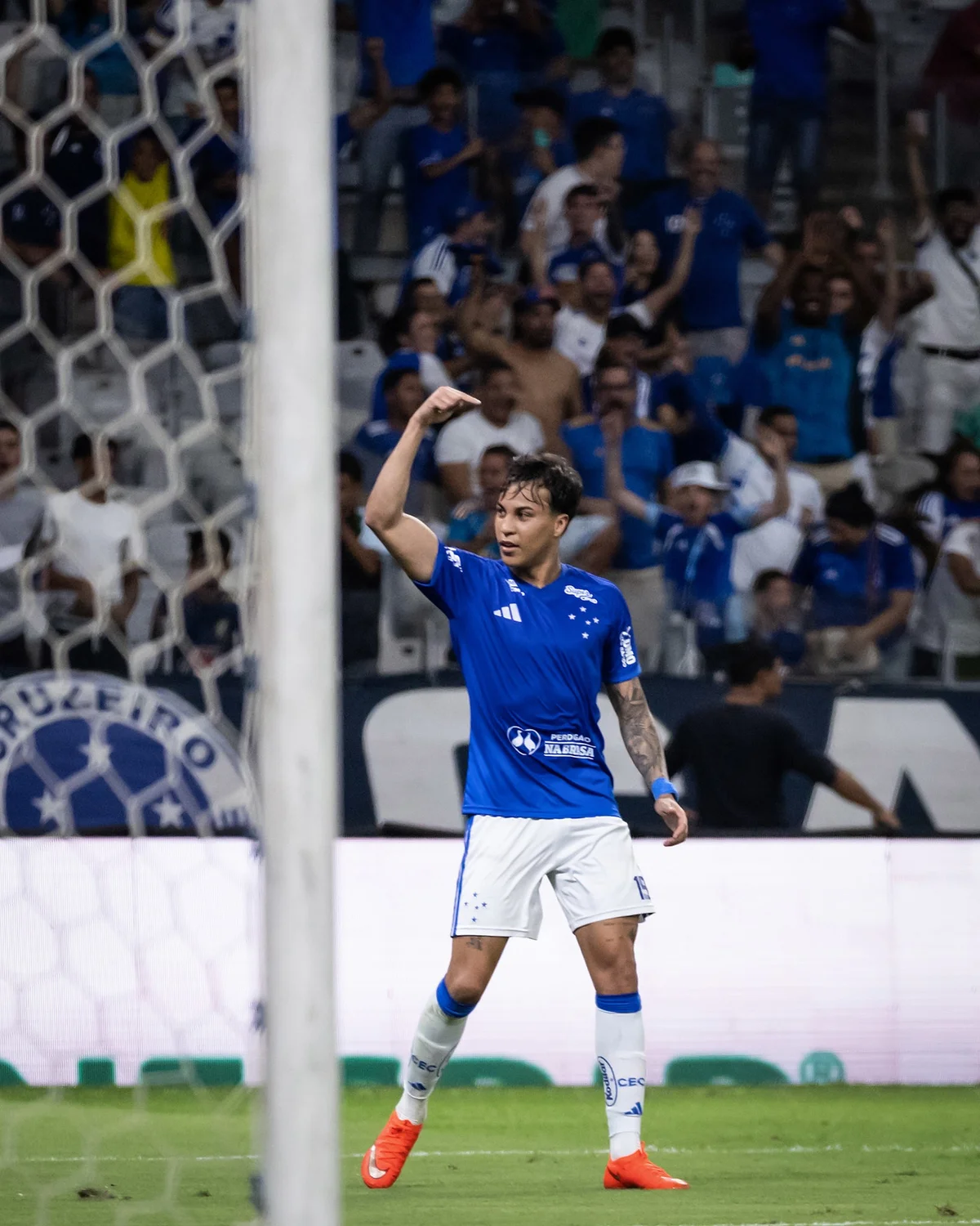 Futuro promissor: jovem Felipe Morais brilha na vitória do Cruzeiro sobre o São Paulo no Mineirão