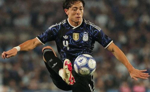 Agustín Giay brilha no Palmeiras e ganha espaço na seleção argentina