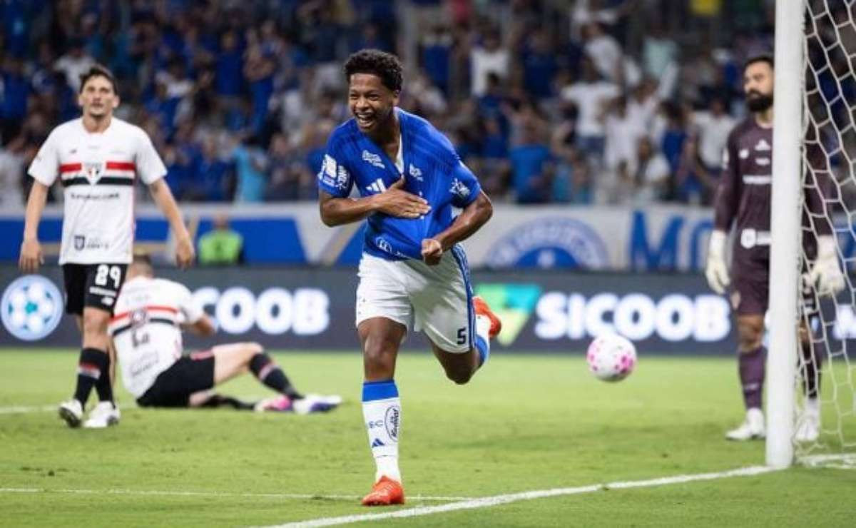 Zé Lucas brilha com primeiro gol e garante vitória crucial do Cruzeiro sobre o São Paulo no Mineirão