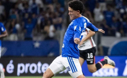 Estreia de Felipe Morais brilha e garante vitória do Cruzeiro sobre o São Paulo na Série A