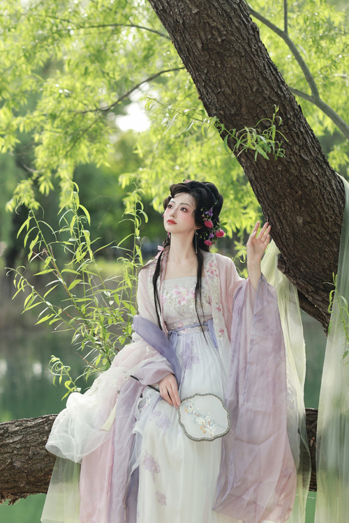 z ssqzhUwpdQNO3n.jpg