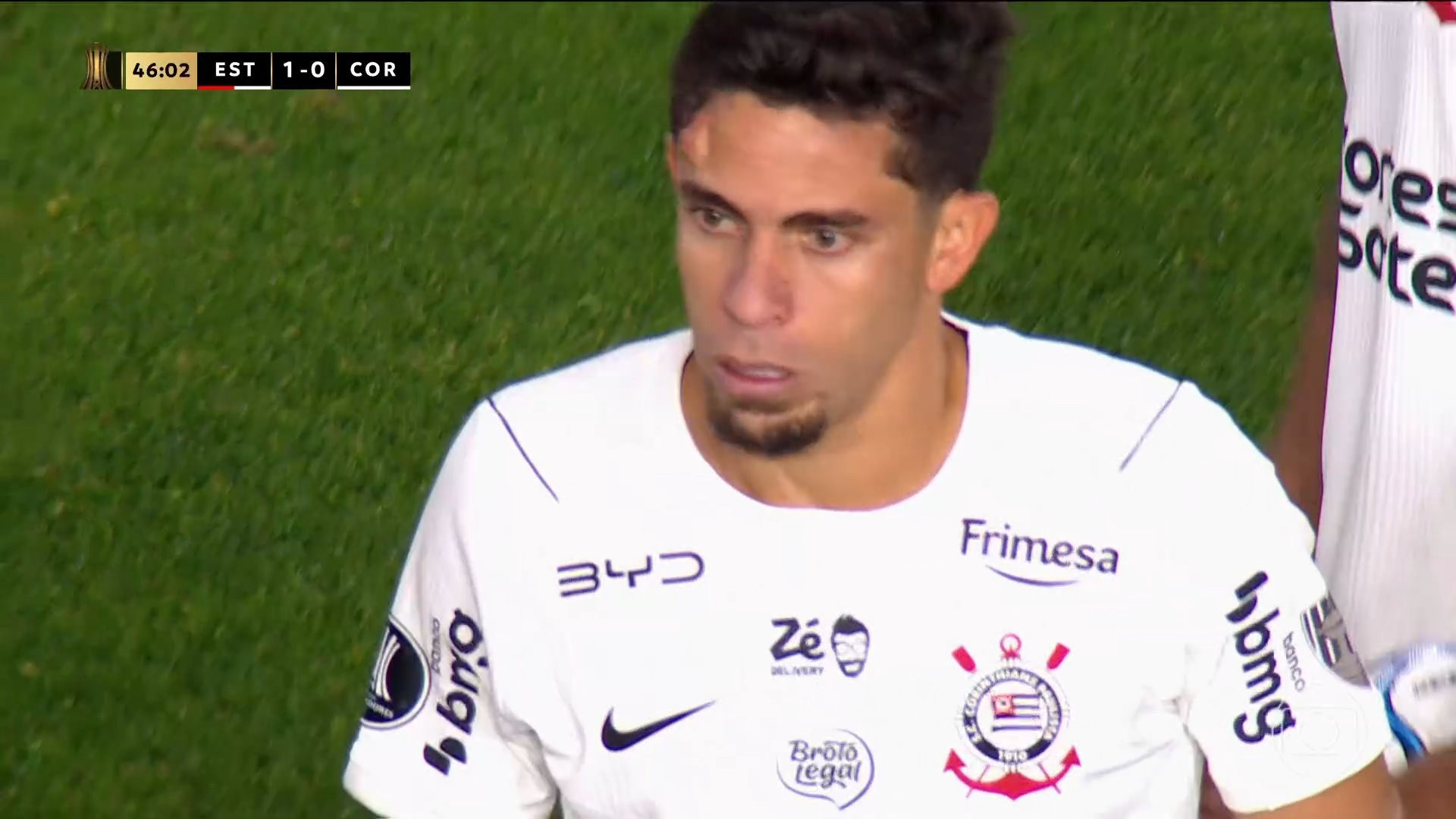 Resiliência em campo: Gabriel Paulista ignora cotovelada e Corinthians se concentra na Libertadores