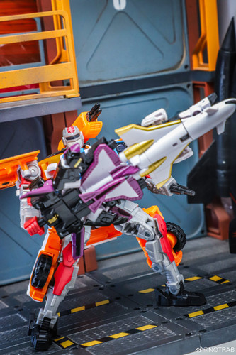 Age of the Primes Powerlinx Red Alert and 8 Mini Con Pack 04.jpg