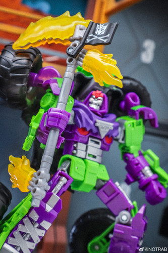 Transformers Collaborative Monster Jam Grave Digger 05