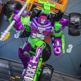 Transformers Collaborative Monster Jam Grave Digger 09