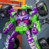 Transformers Collaborative Monster Jam Grave Digger 01