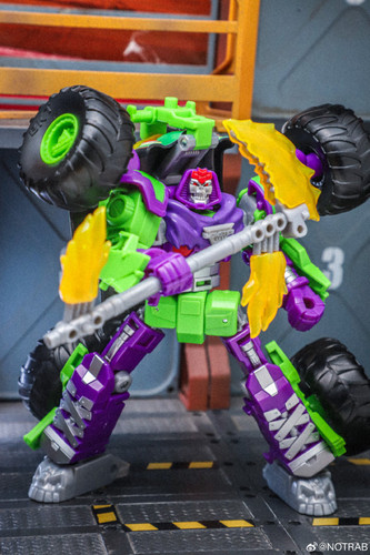 Transformers Collaborative Monster Jam Grave Digger 08