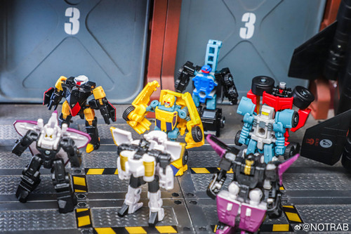 Age of the Primes Powerlinx Red Alert and 8 Mini Con Pack 16