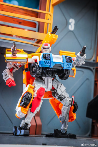 Age of the Primes Powerlinx Red Alert and 8 Mini Con Pack 09.jpg
