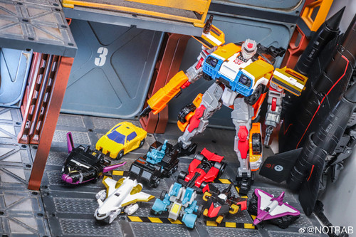 Age of the Primes Powerlinx Red Alert and 8 Mini Con Pack 05a.jpg