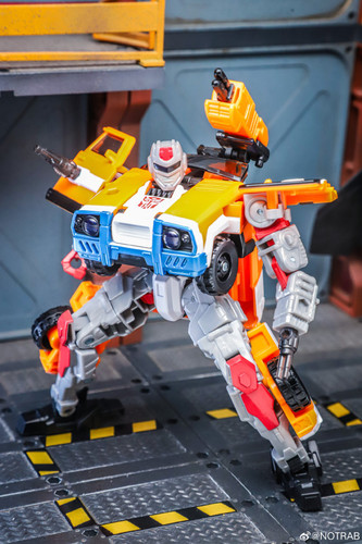 Age of the Primes Powerlinx Red Alert and 8 Mini Con Pack 08.jpg