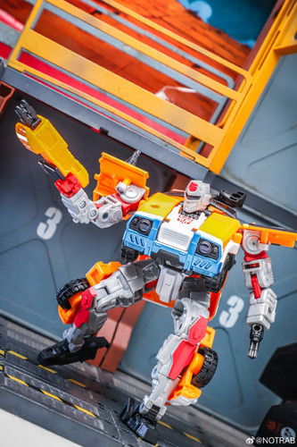 Age of the Primes Powerlinx Red Alert and 8 Mini Con Pack 11