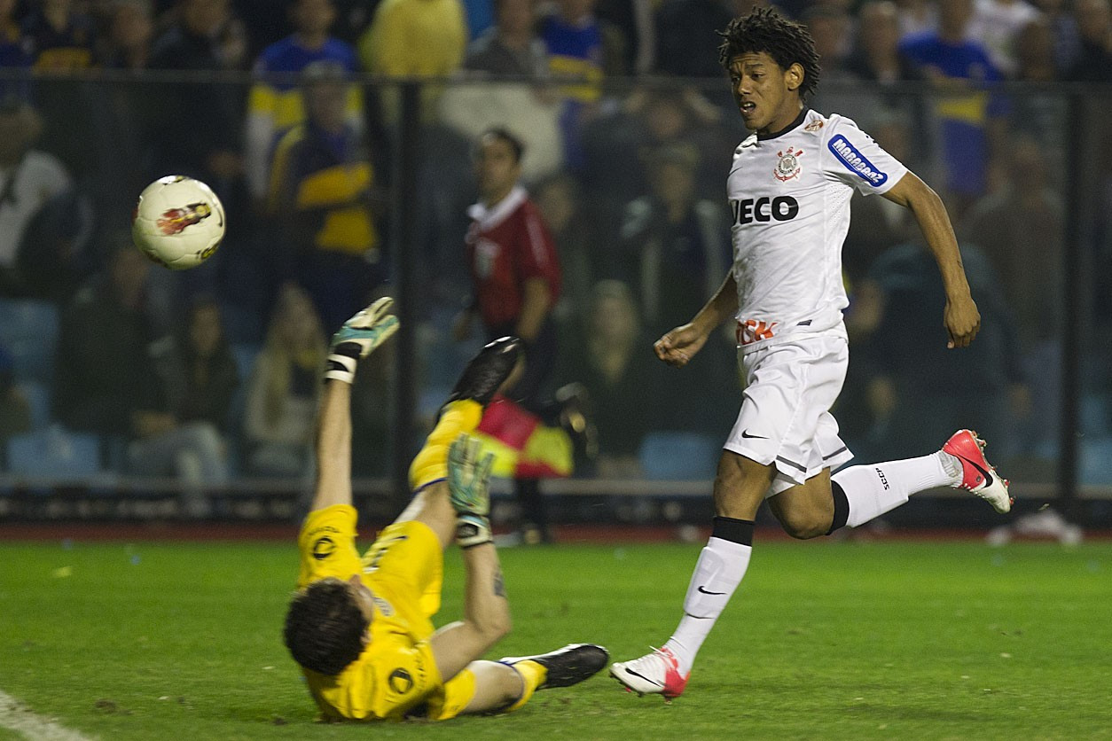 Após 14 anos de jejum, Corinthians tenta reescrever história e marcar gol fora de casa em Libertadores