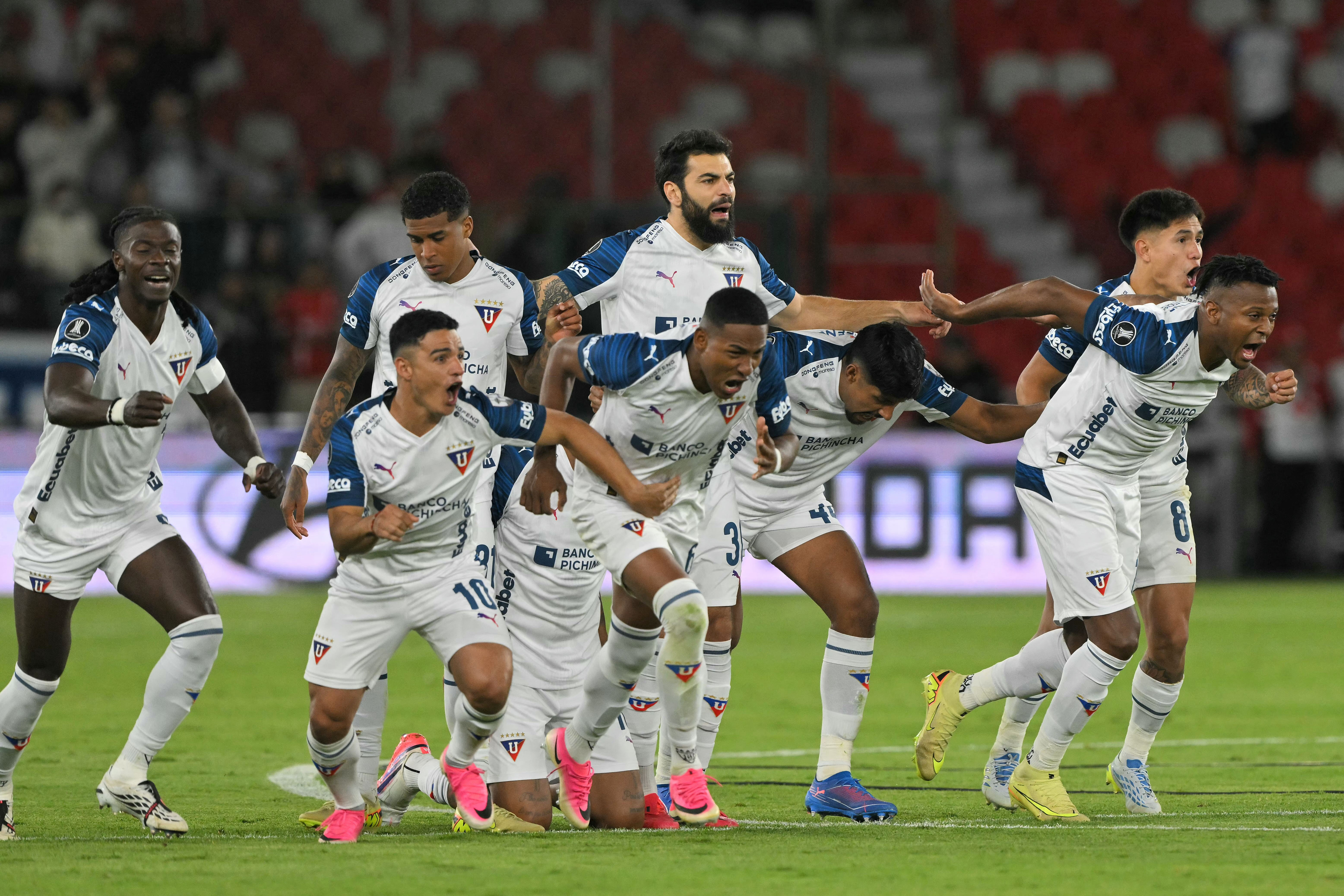 RETROSPECTO POSITIVO! Palmeiras reencontra a LDU após remontada histórica em 2025 