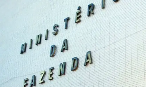 Mais de 180 plataformas autorizadas estão transformando o cenário de cassinos online no Brasil, destaca o BrasilCasinos.com.br