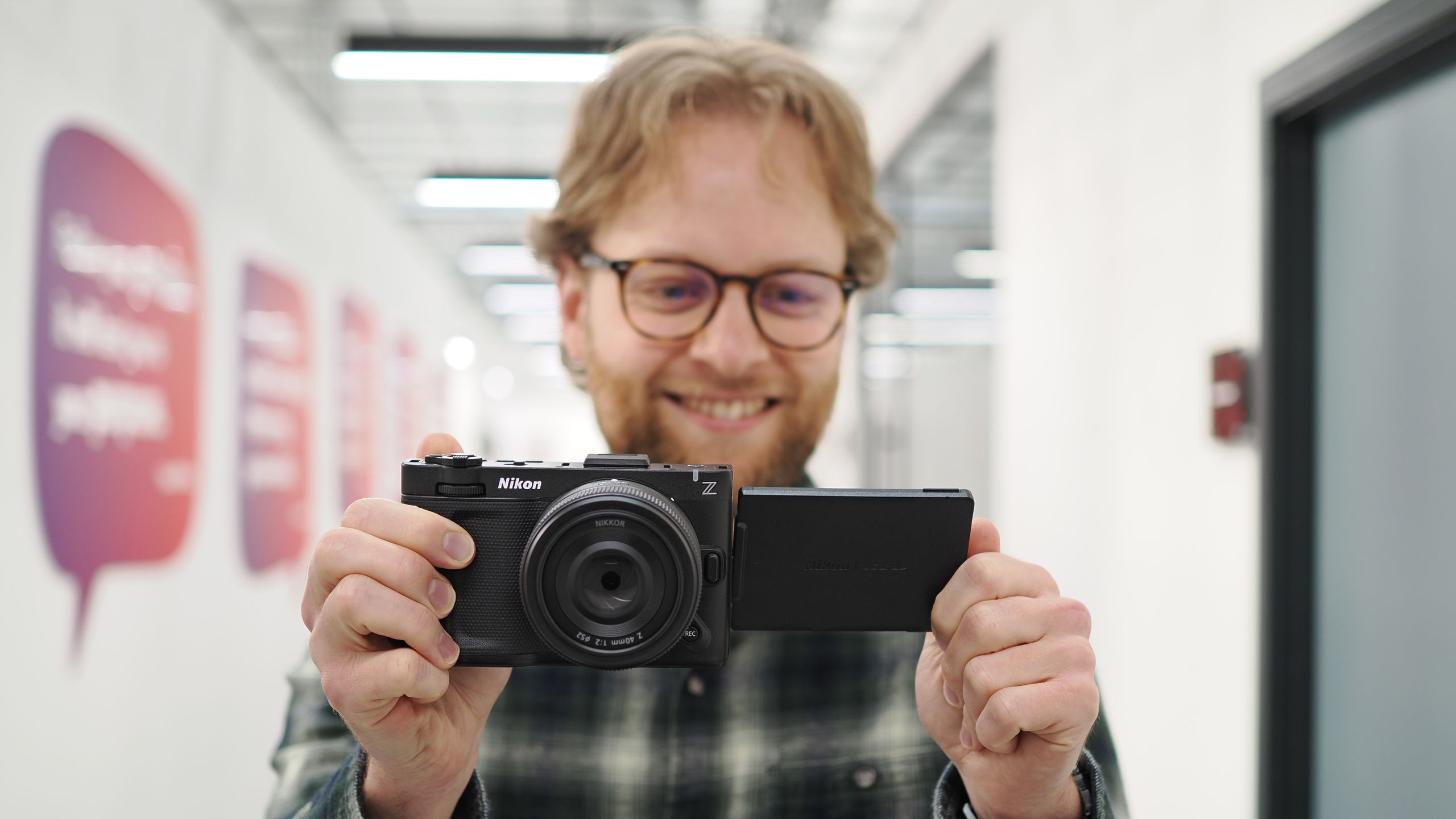 Nikon ZR: Cập Nhật Firmware Khủng Với Open-Gate Quay Video 2027