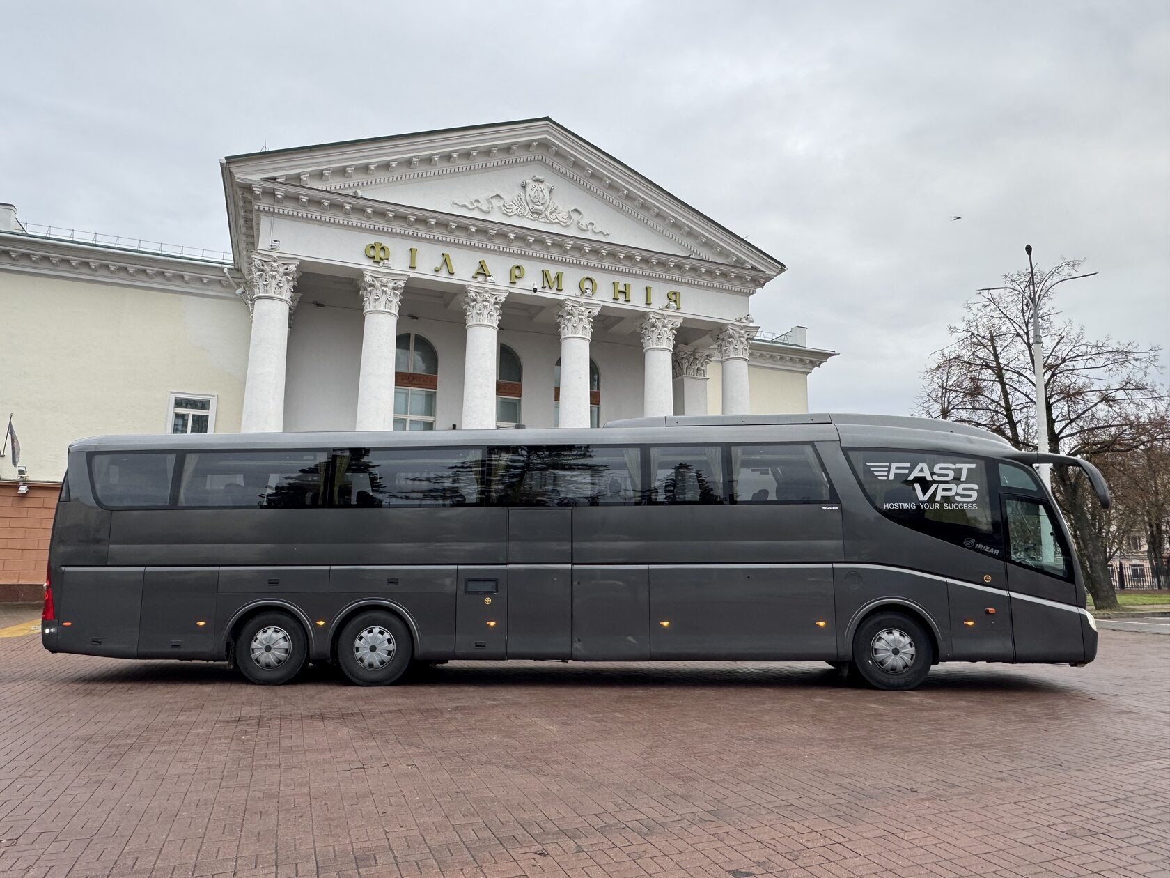 Просторный салон туристического лайнера