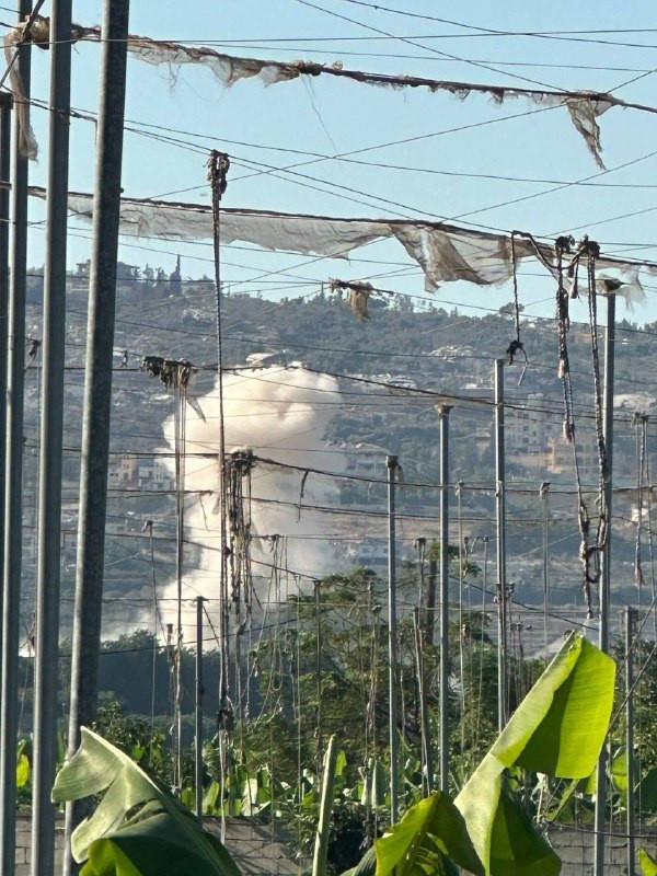 صورة| الاحتلال ينفذ عملية نسف لمبانٍ جديدة في بلدة المنصوري جنوب لبنان...