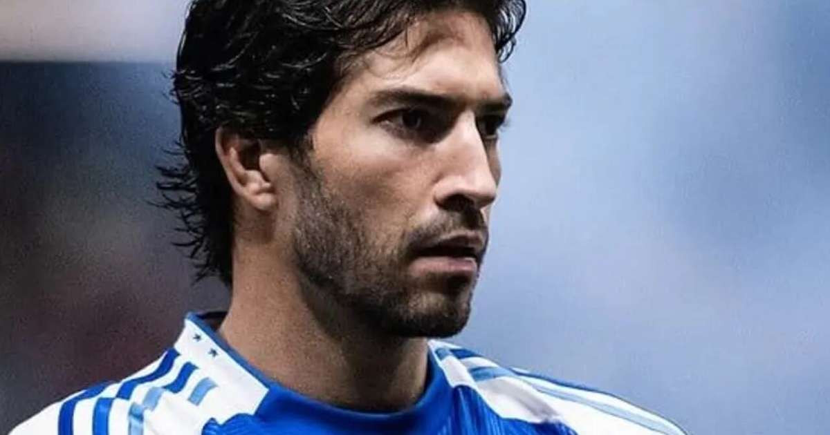 Mudança de ritmo: Lucas Silva enfrenta dilema tático no Cruzeiro sob comando de Artur Jorge