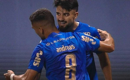 Palmeiras se aproxima da liderança após vitória suada sobre o Bahia