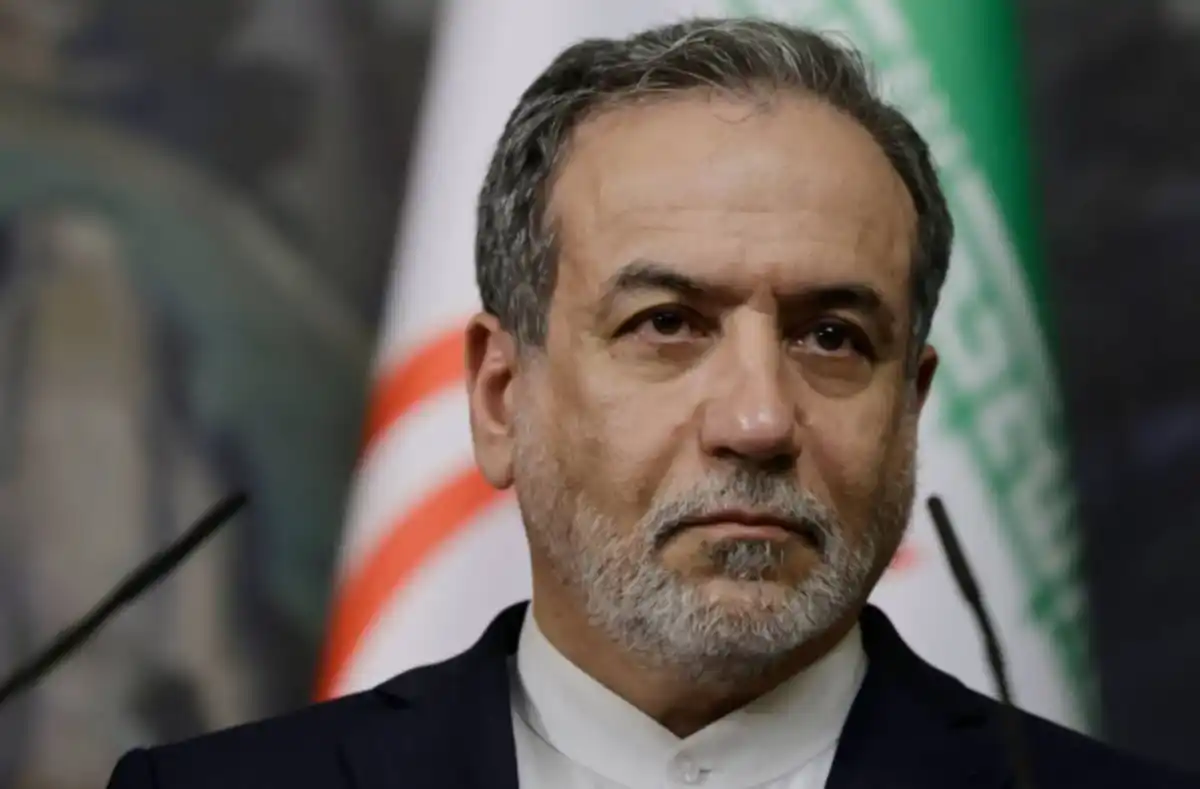 Tensões geopolíticas: Chanceler Abbas Araghchi avança negociações e prepara resposta do Irã aos EUA