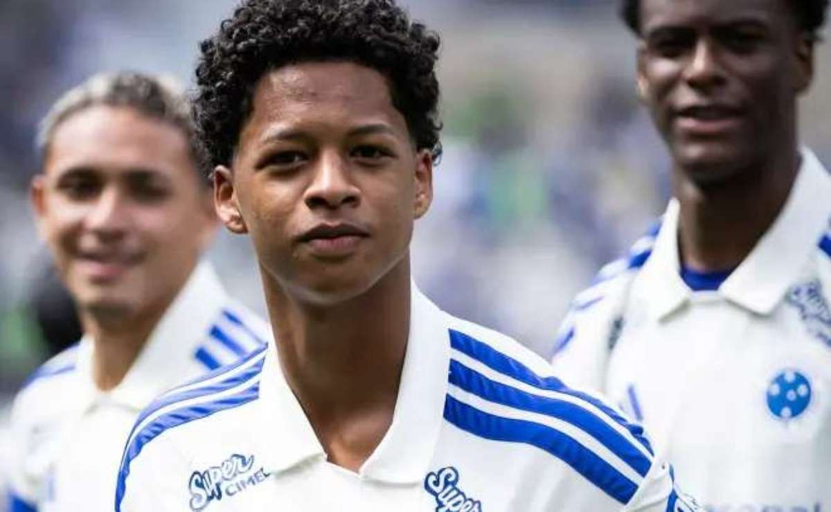 Zé Lucas brilha em estreia e marca primeiro gol na vitória do Cruzeiro contra o São Paulo