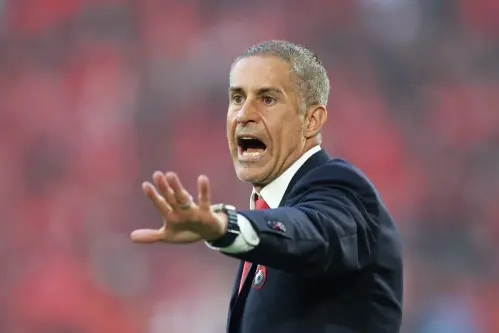 Sylvinho recebe proposta do Corinthians e define o seu futuro