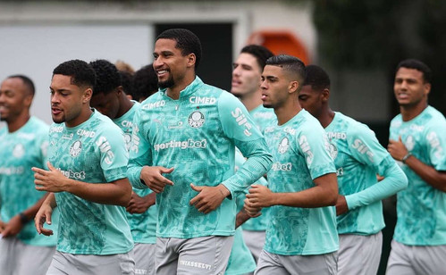 Palmeiras enfrenta o Bahia com jogadores pendurados e foco total no Derby 
