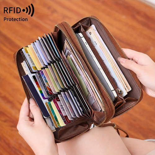 07 brown wallet lifestyle capacity.jpg