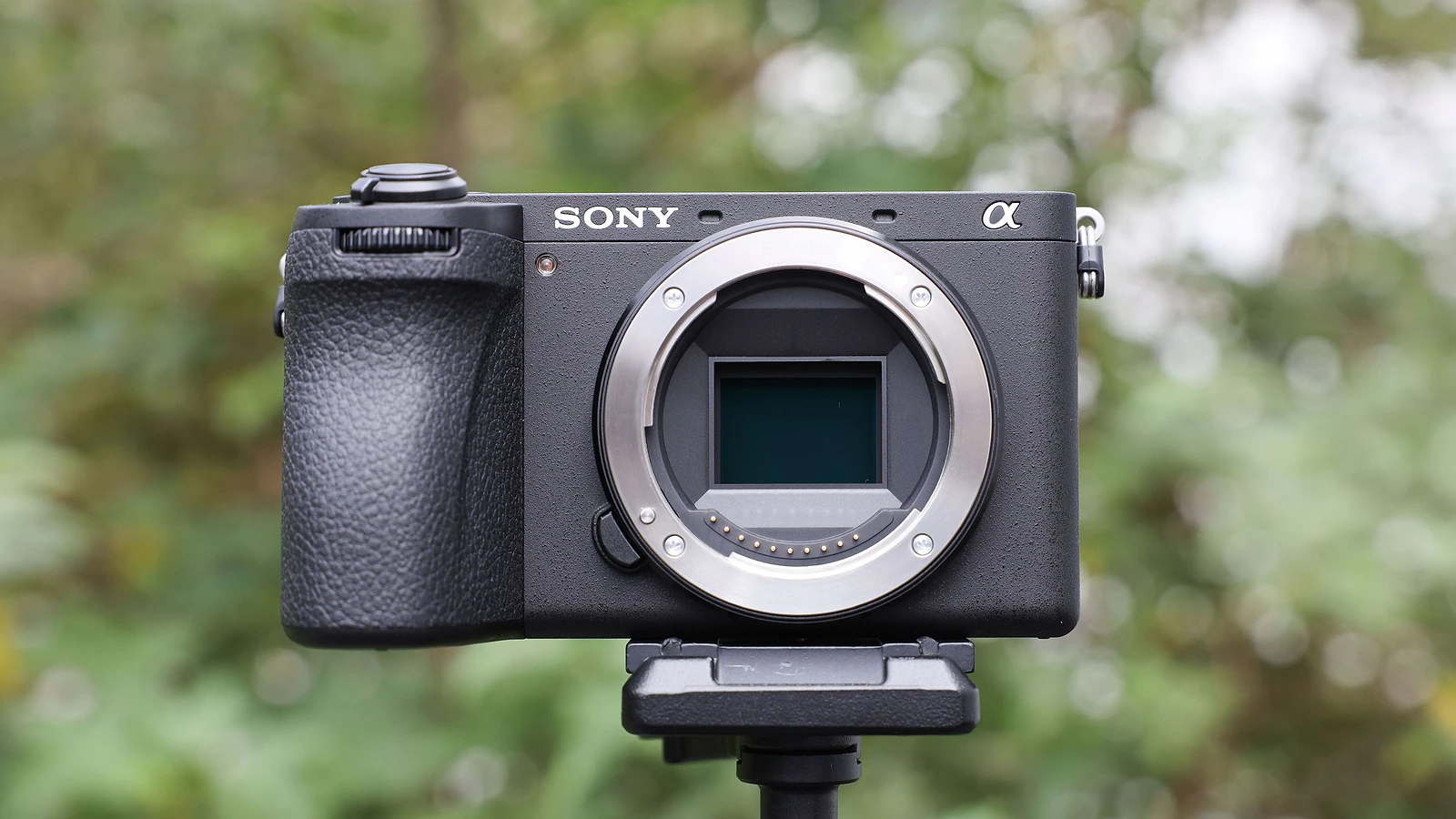 Cảm Biến Stacked Sony APS-C: Khi Nào Tốc Độ Vượt Trội Đến Tay Dân Chơi Ảnh Phổ Thông? - Hình 1