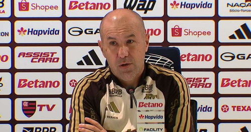 1198293189 leonardo jardim em coletiva.jpg