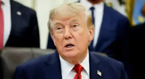 Golpe na imprensa! Trump atropela a Constituição dos EUA, bane jornais e escancara sanha ditatorial
