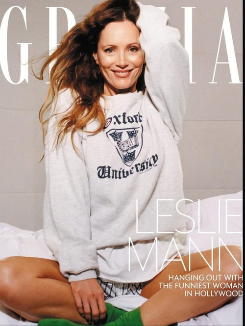 leslie mann v0 oc32ywq6a4qh1