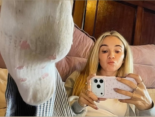 molly stone v0 ga9ilyhfe4qh1