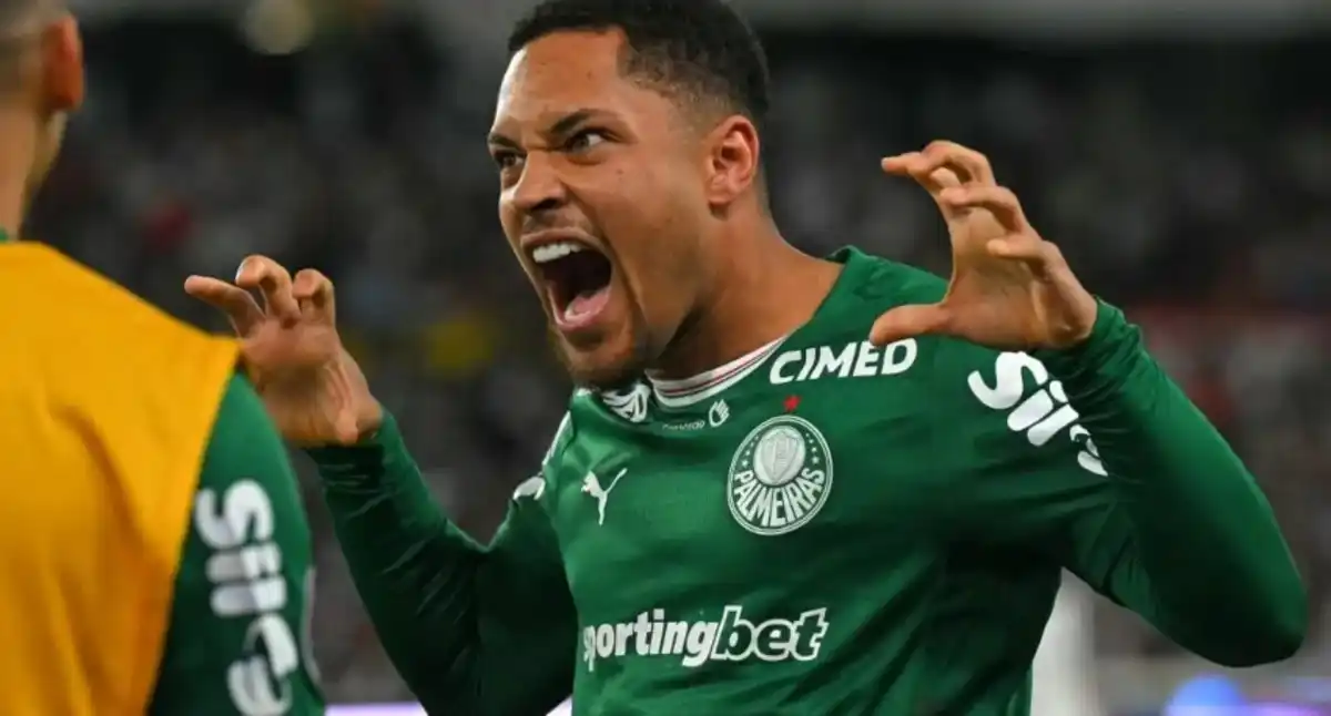Vitor Roque ressurge e brilha em meio a batalha do Palmeiras por três títulos na temporada
