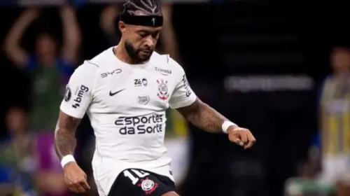 Maior decepção da carreira: Memphis desabafa após queda do Corinthians