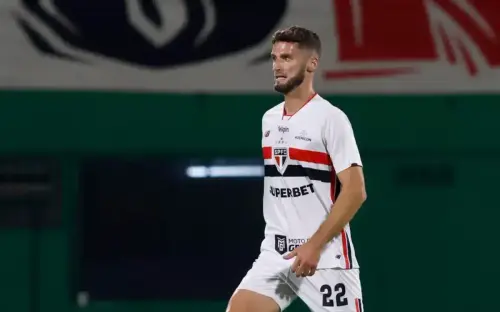 Preocupação na zaga! Novo desfalque: São Paulo em alerta após lesão de titular da defesa