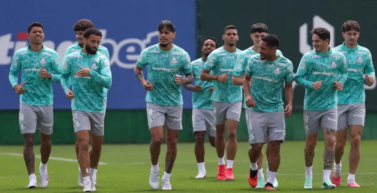 Palmeiras mira liderança em confronto decisivo contra o Grêmio sem Abel Ferreira à beira do campo