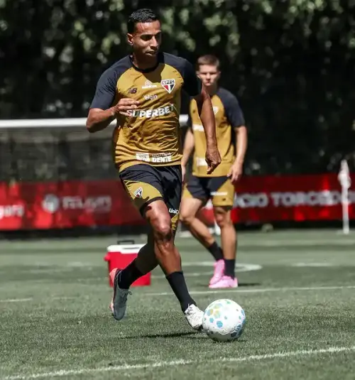 São Paulo recupera Victor Sá e Newton em treino decisivo antes de duelo com o Atlético-MG