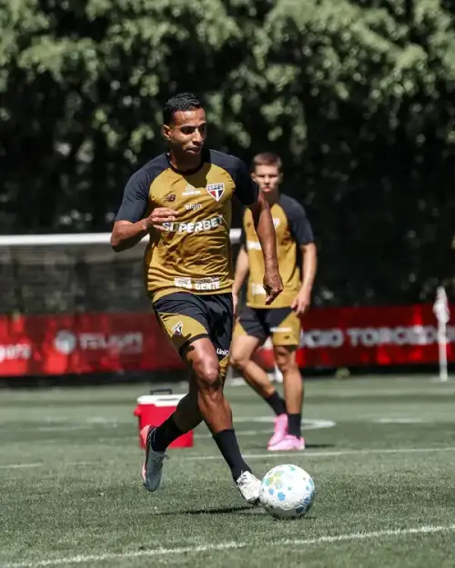 São Paulo visa embalar com vitória sobre o Atlético-MG após recuperação de atacantes-chave