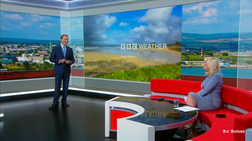 09.03 13.35.00 Spotlight; Weather. E56 The latest news, sport, we....ts snapshot 15.38.005