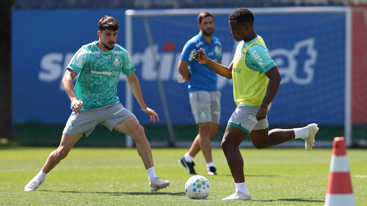 COM DESFALQUES! Sem técnico, Palmeiras define mudanças para encarar o Botafogo no Brasileirão
